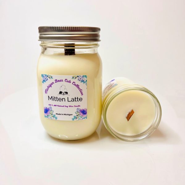 Mitten Latte candle